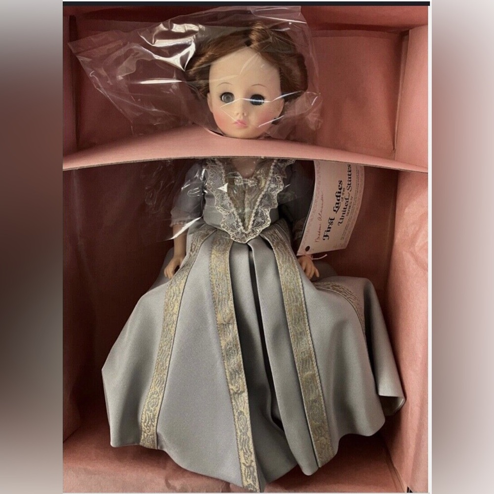 Madame Alexander First Ladies Series lV New In Box Caroline Harrison